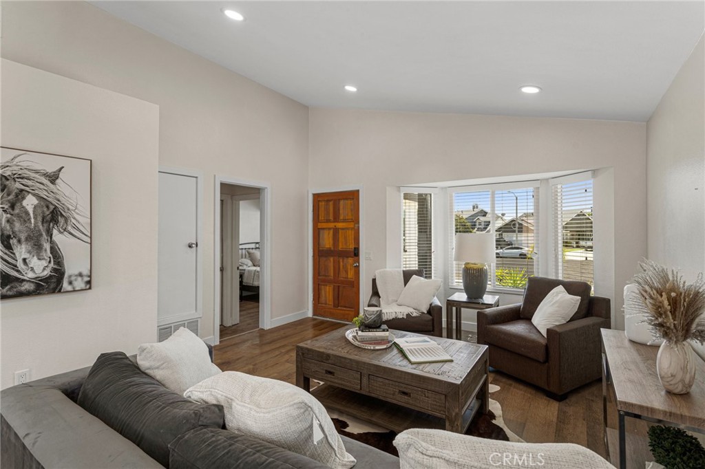 23020 MANSFIELD Lane Property Photo 1
