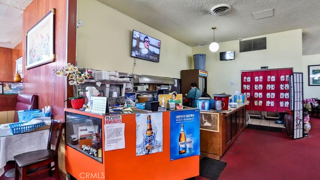 928 N Euclid St Property Photo 15