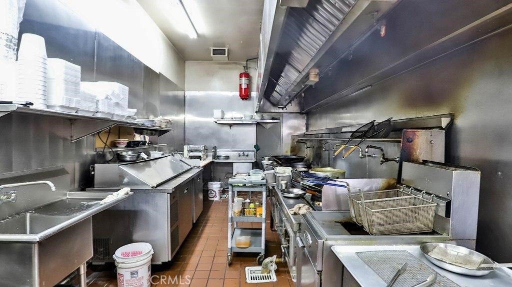928 N Euclid St Property Photo 22