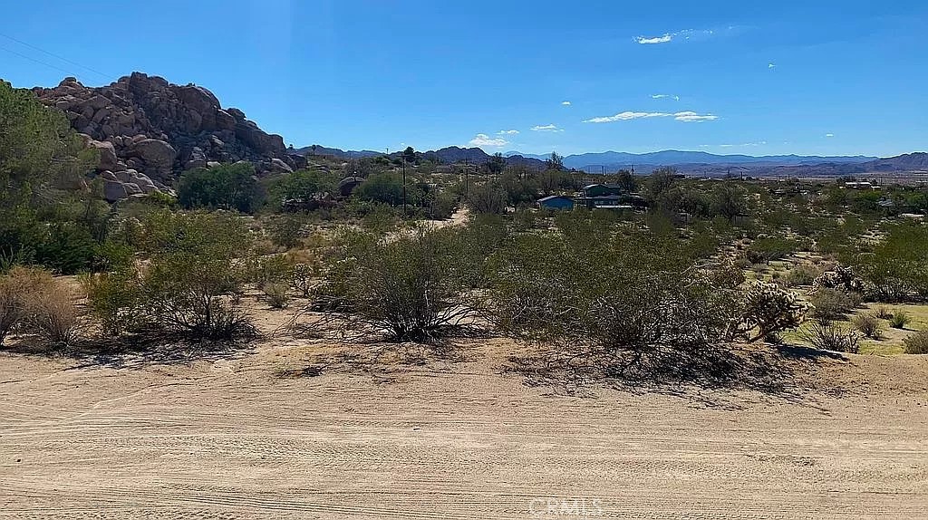 66058 Foothill Drive Property Photo 5