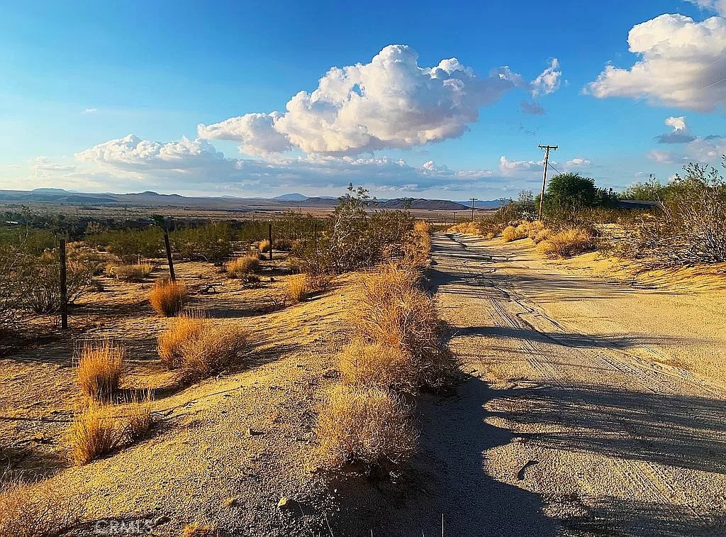 66058 Foothill Drive Property Photo 9