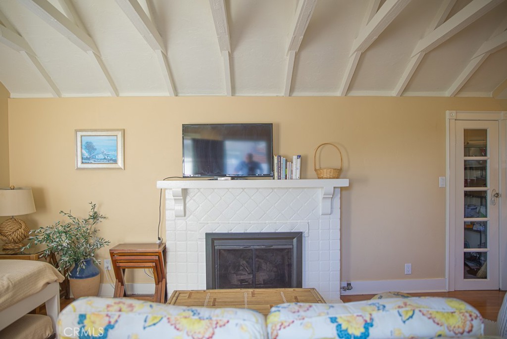1086 Glenneyre Street Property Photo 15
