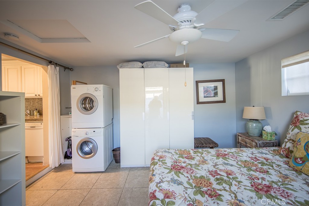 1086 Glenneyre Street Property Photo 23