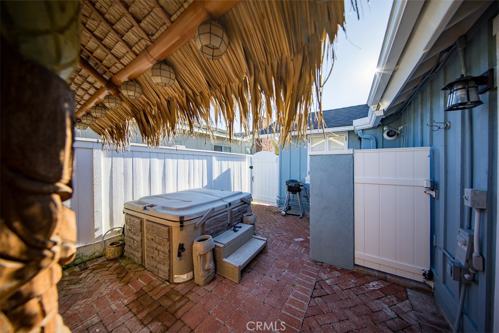 1086 Glenneyre Street Property Photo 38