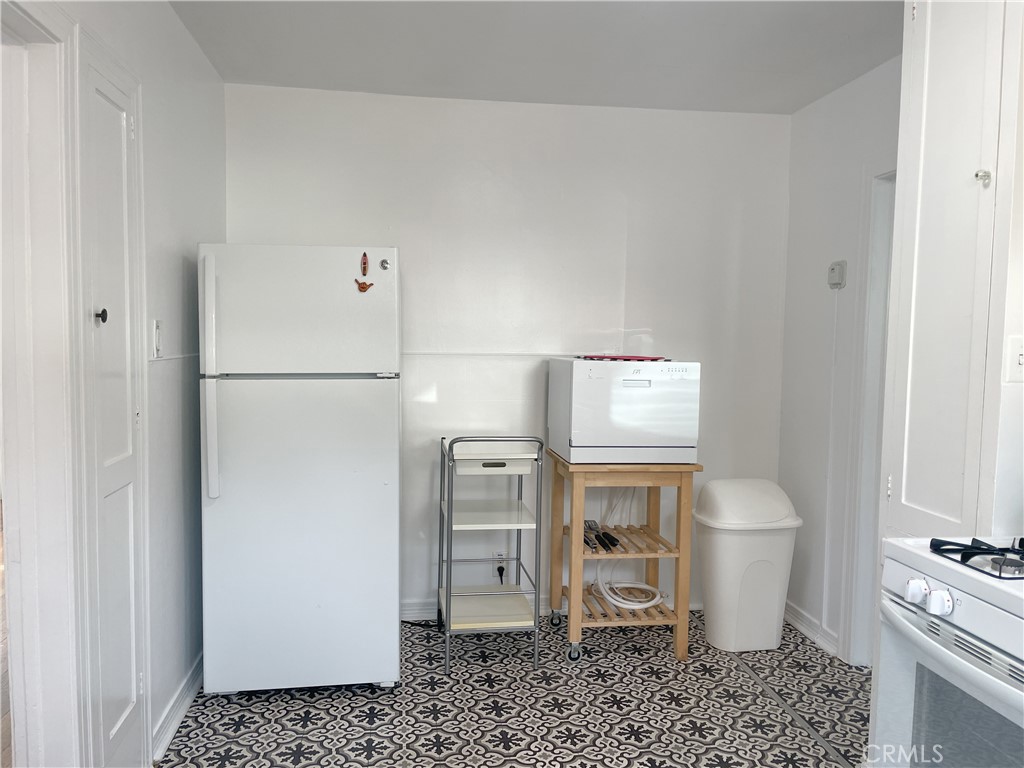 428 S Ditmar Street Property Photo 8