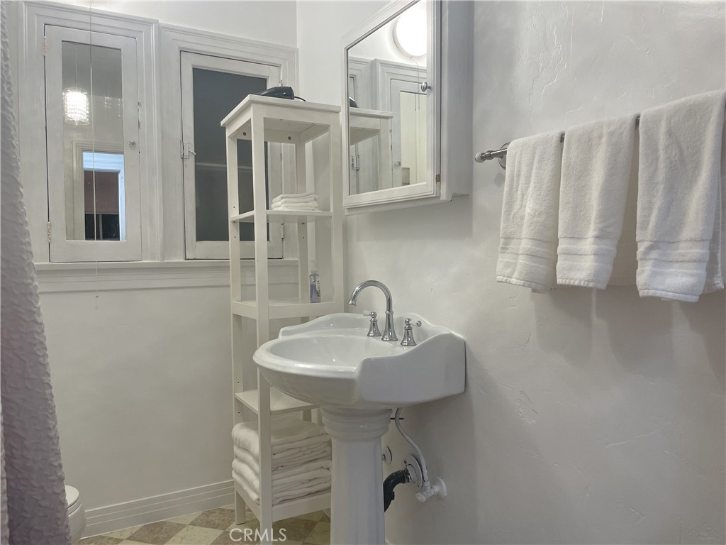 428 S Ditmar Street Property Photo 10