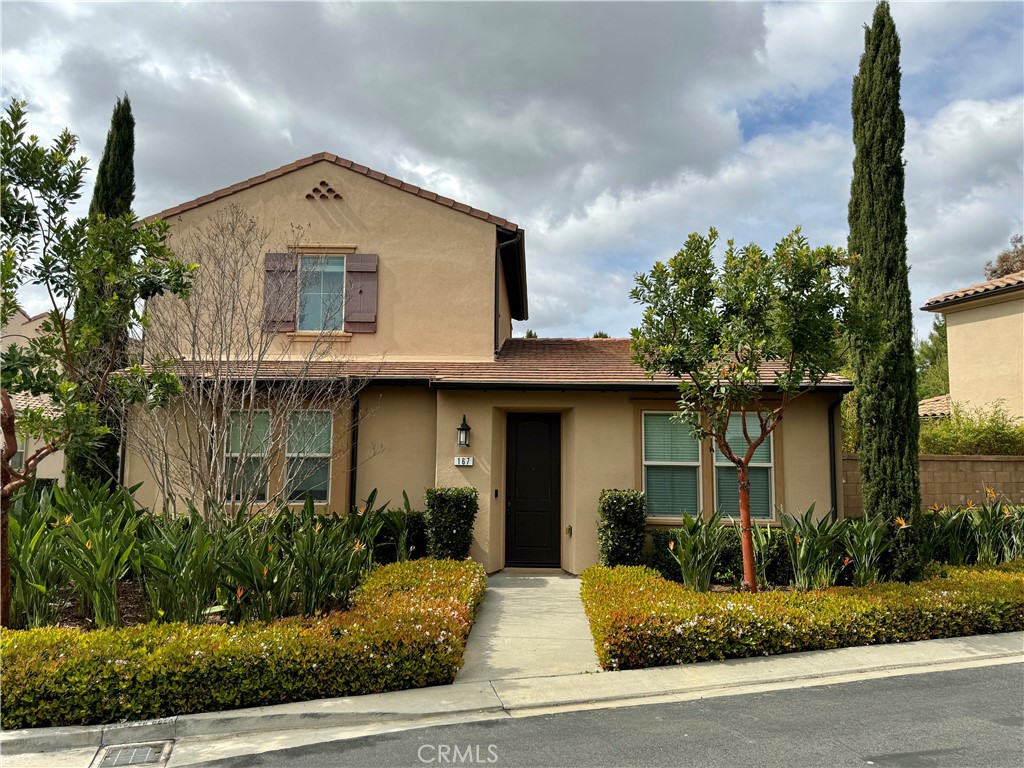 167 Bright Poppy Property Photo 2