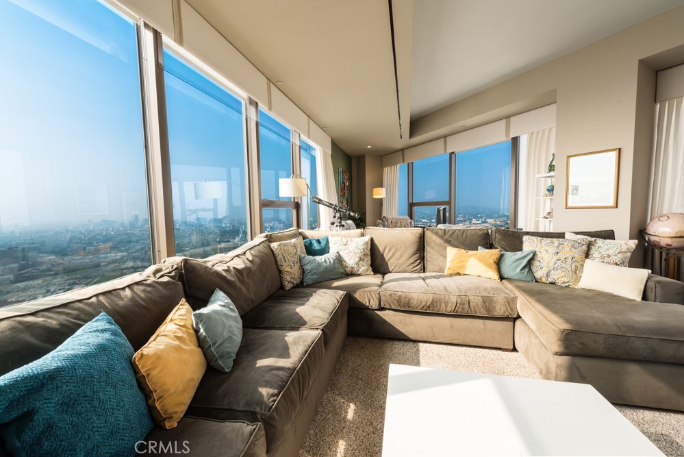 1100 Wilshire Boulevard 2702 Property Photo 1