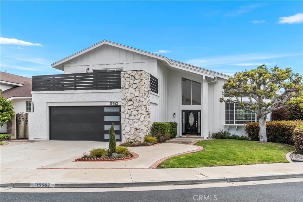 15562 Placid Circle Property Photo 2