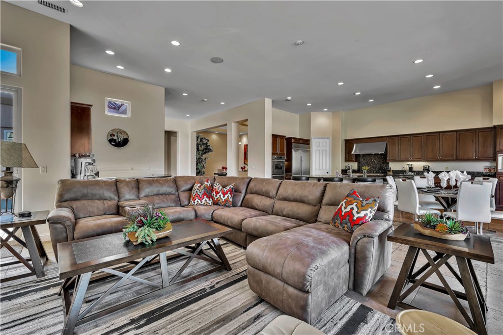 55315 Turnberry Way Property Photo 6