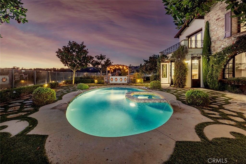 8 Night Sky Property Photo 33
