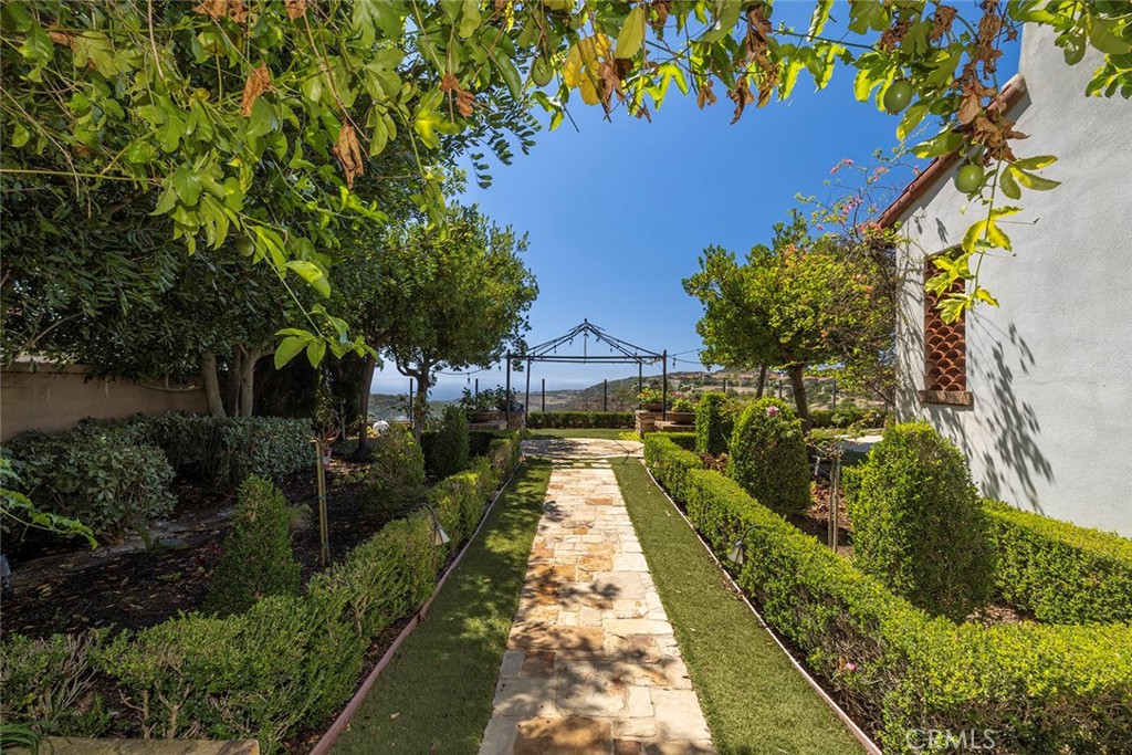 8 Night Sky Property Photo 35