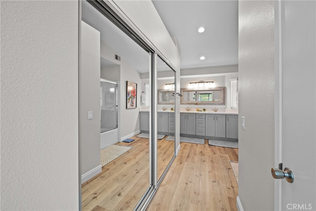 79797 Olympia Property Photo 24