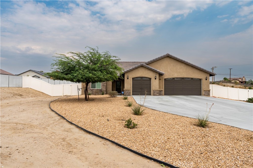 15325 Myalon Road Property Photo 1