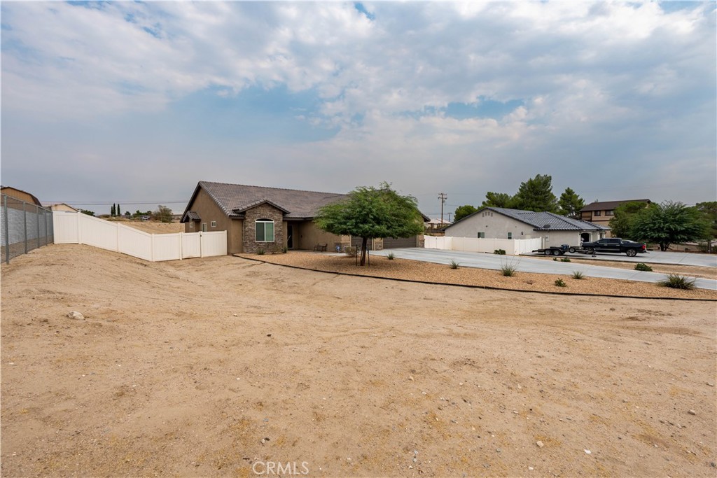 15325 Myalon Road Property Photo 4