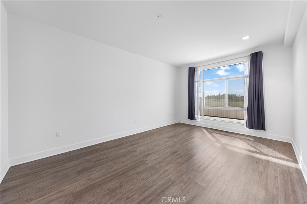 56 E Duarte Road 307 Property Photo 14