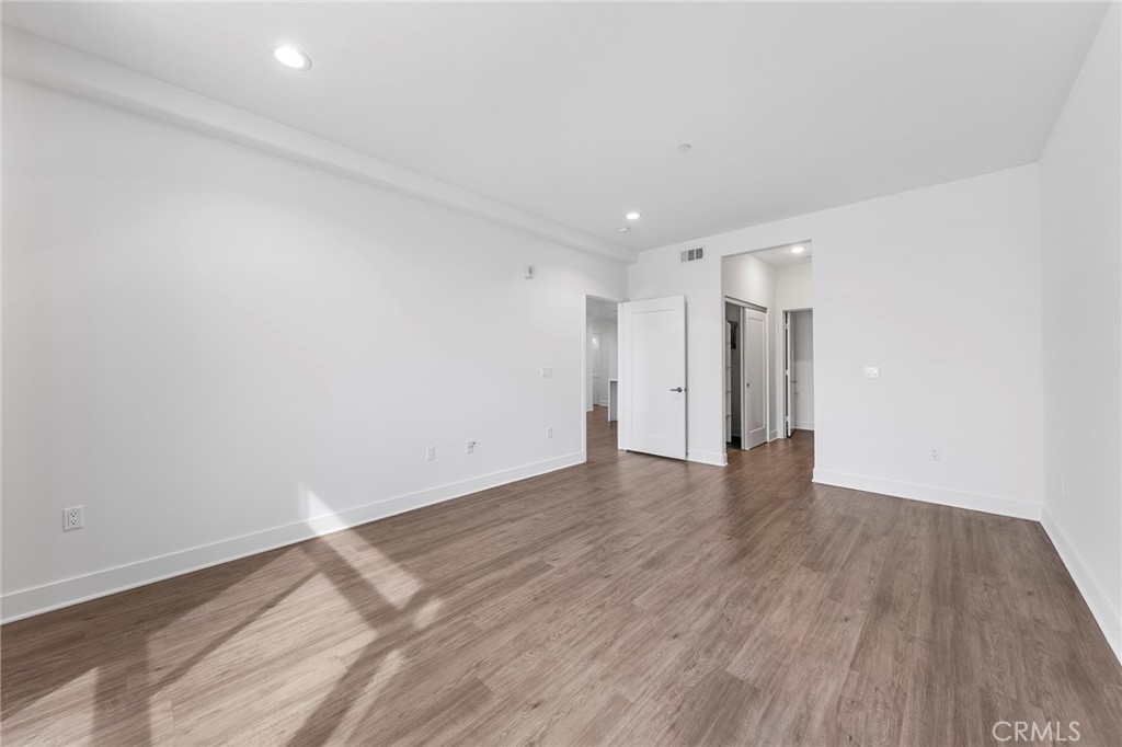 56 E Duarte Road 307 Property Photo 15