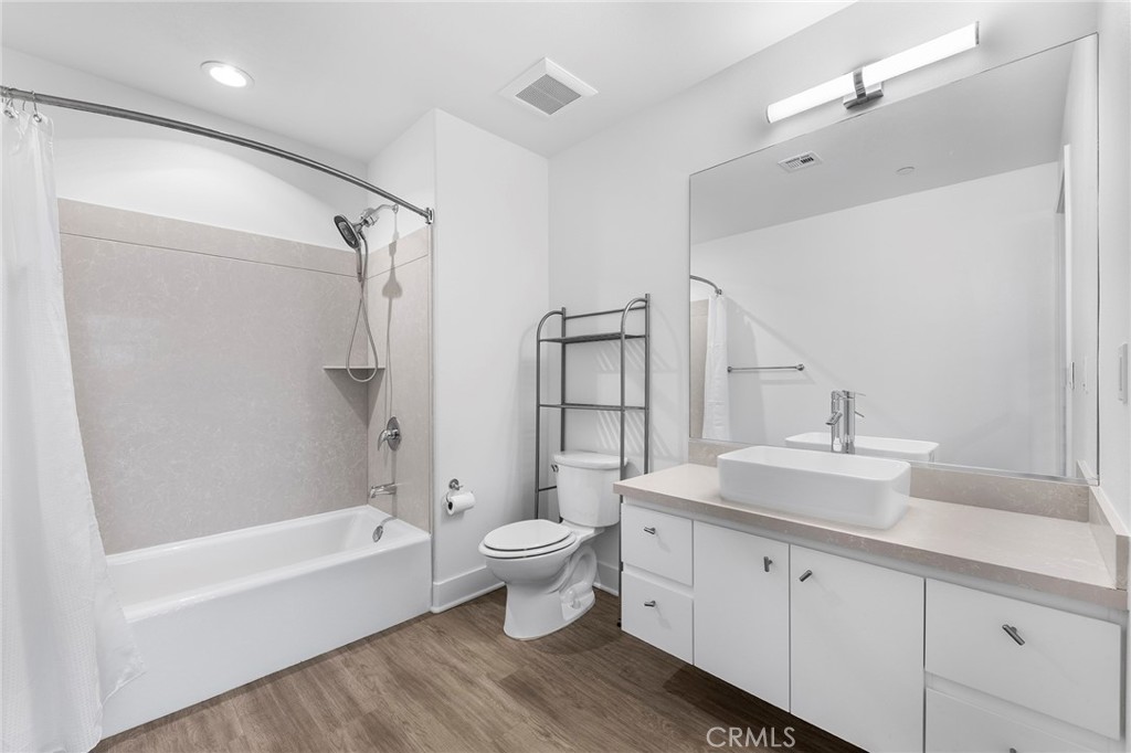 56 E Duarte Road 307 Property Photo 21