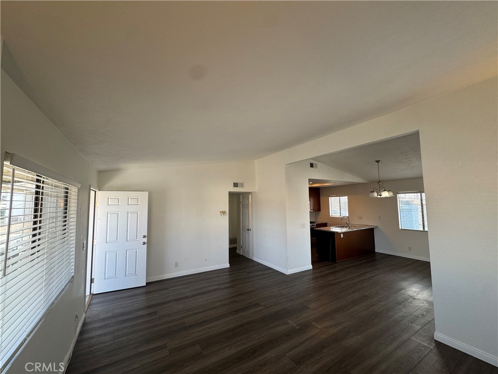 118 E Escalones Property Photo 5