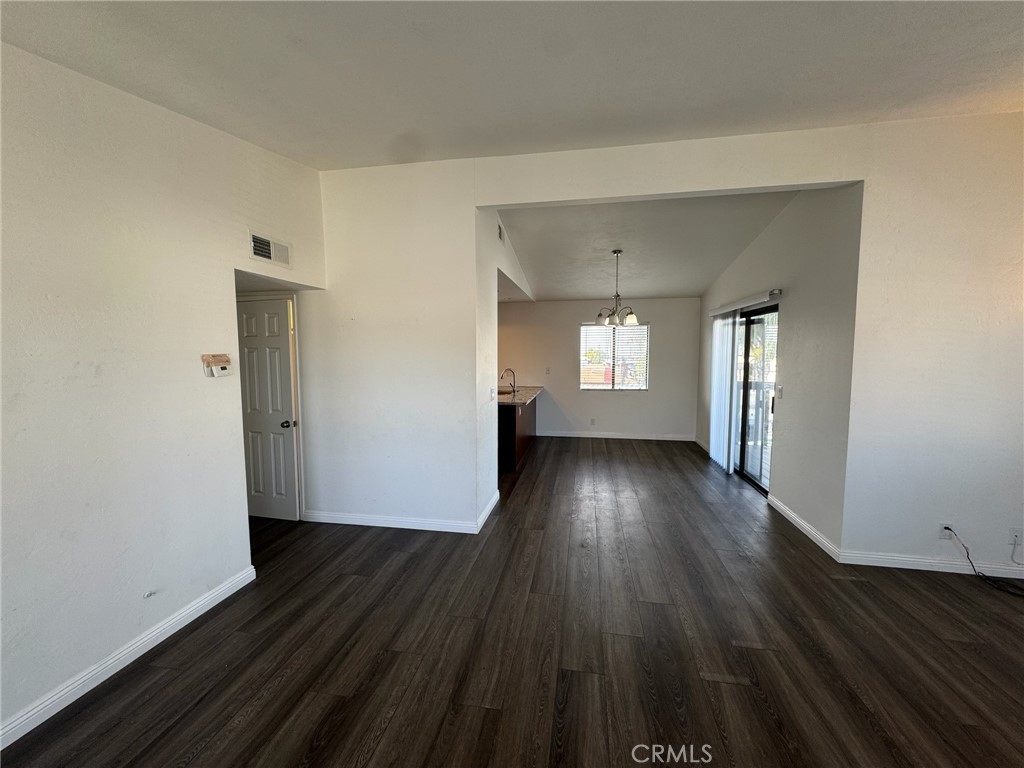118 E Escalones Property Photo 6