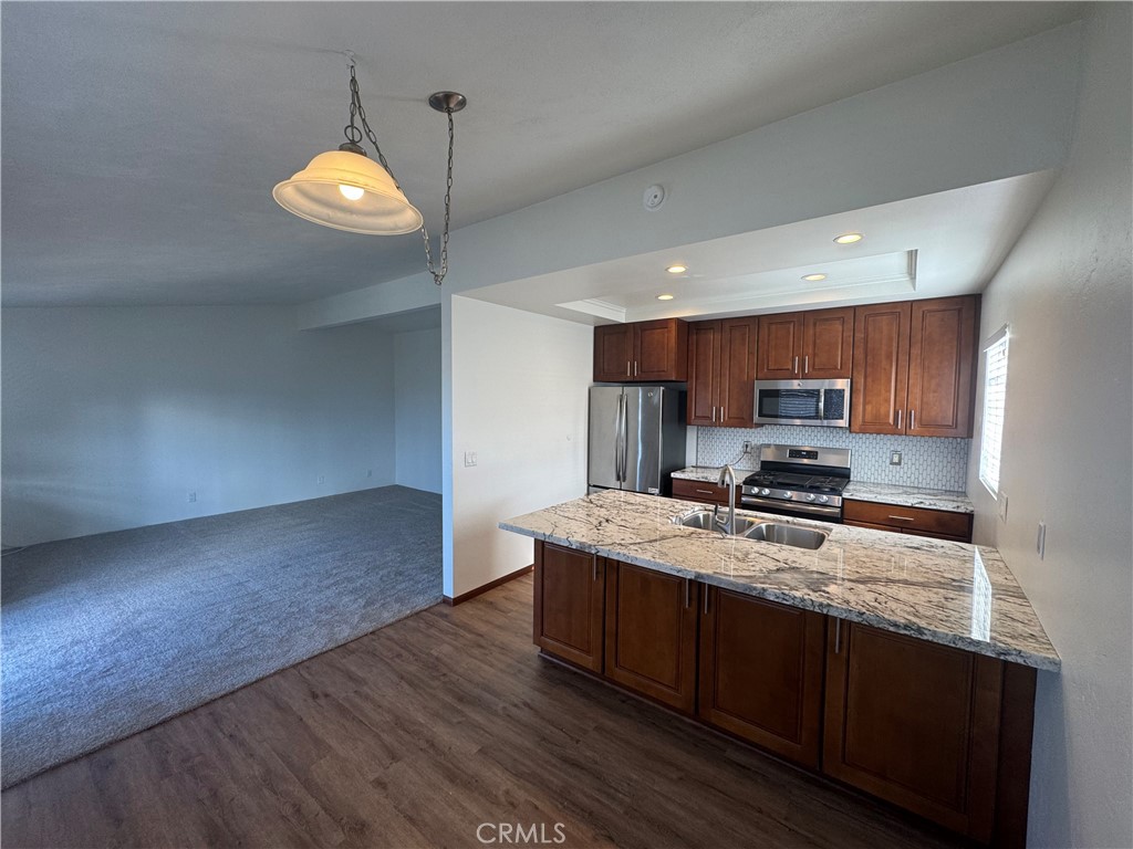 118 E Escalones Property Photo 17