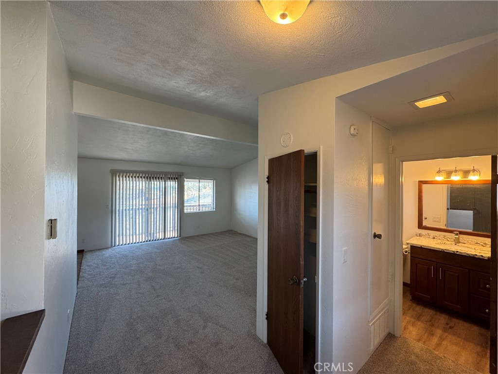 118 E Escalones Property Photo 26