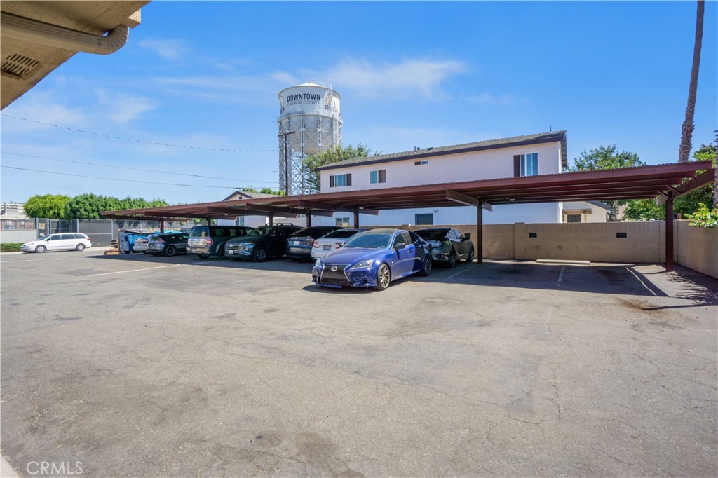 511 E Washington Avenue Property Photo 11