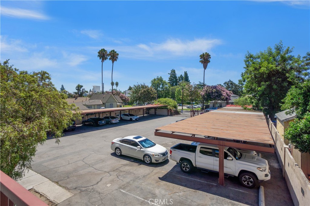 511 E Washington Avenue Property Photo 12