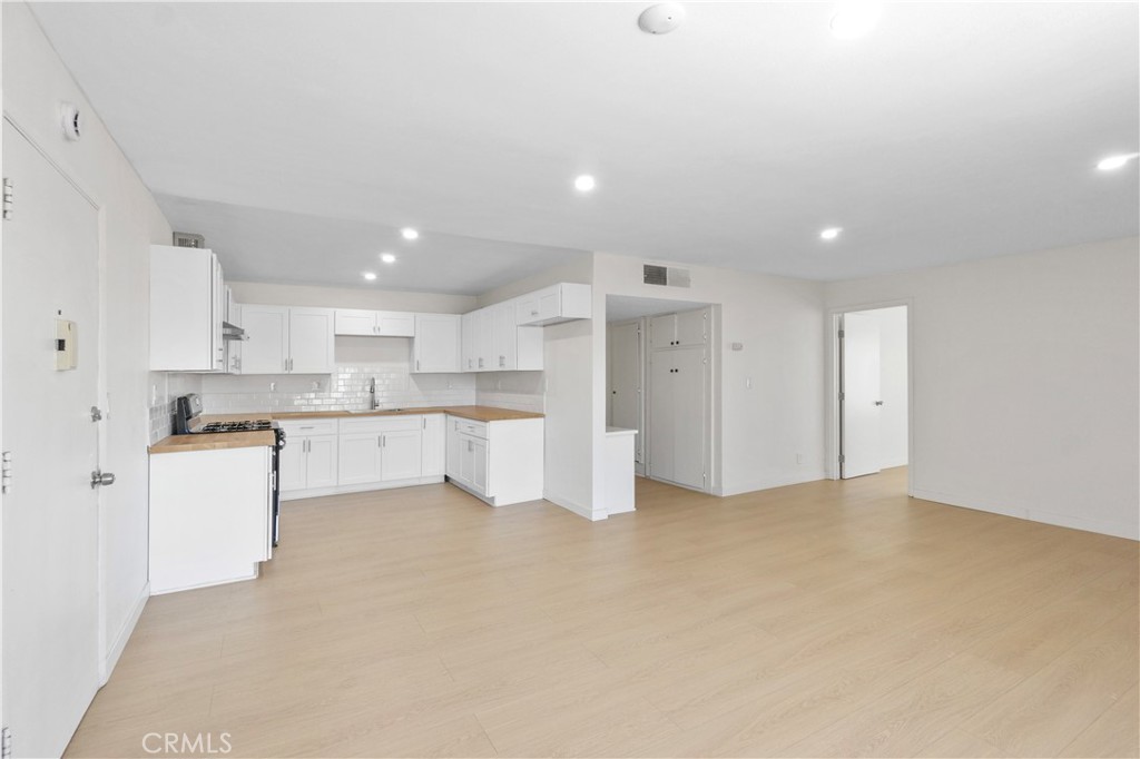 511 E Washington Avenue Property Photo 13