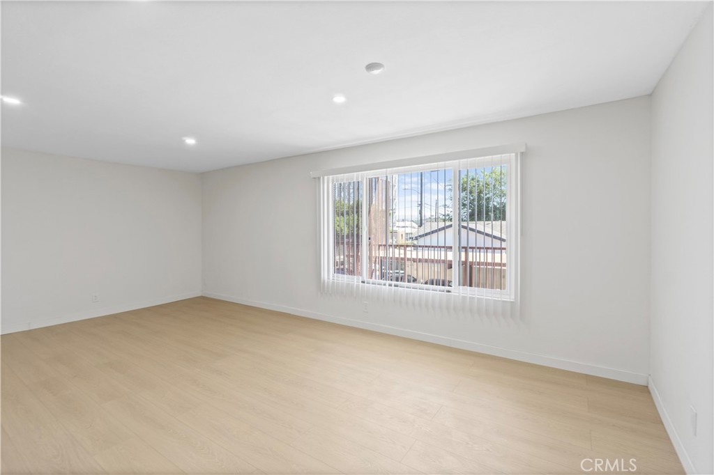 511 E Washington Avenue Property Photo 15