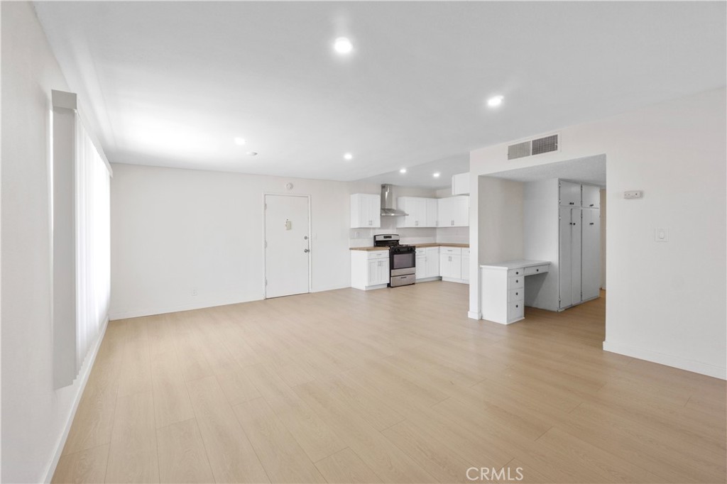 511 E Washington Avenue Property Photo 16