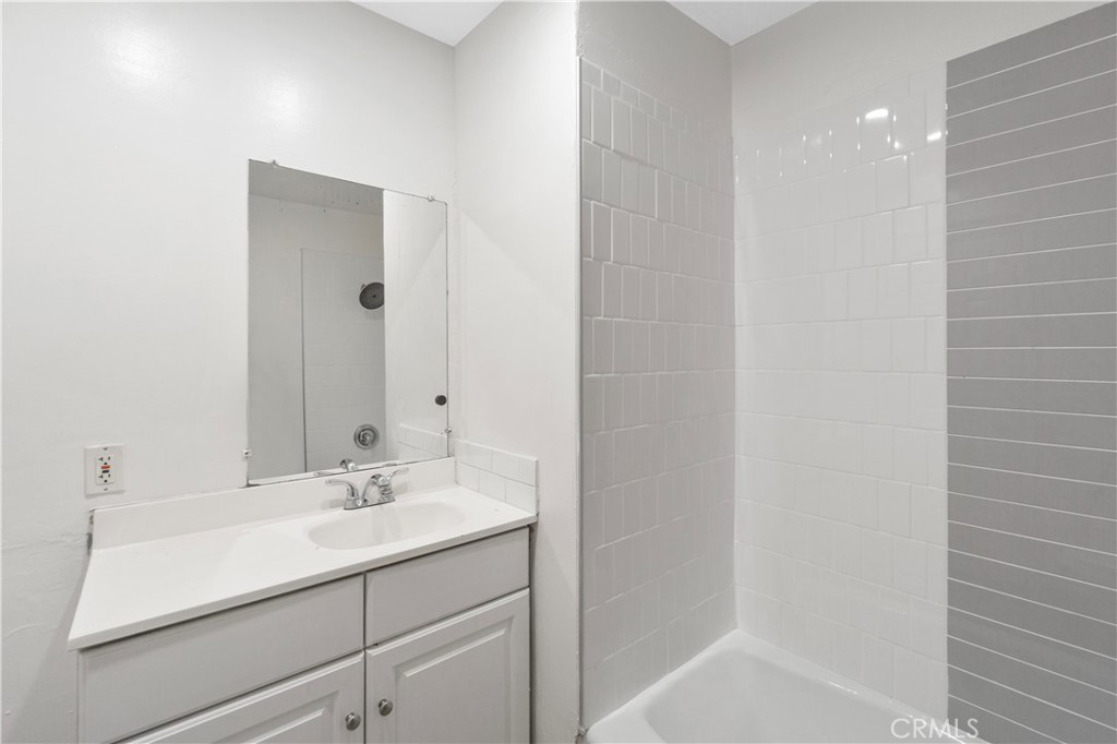 511 E Washington Avenue Property Photo 20