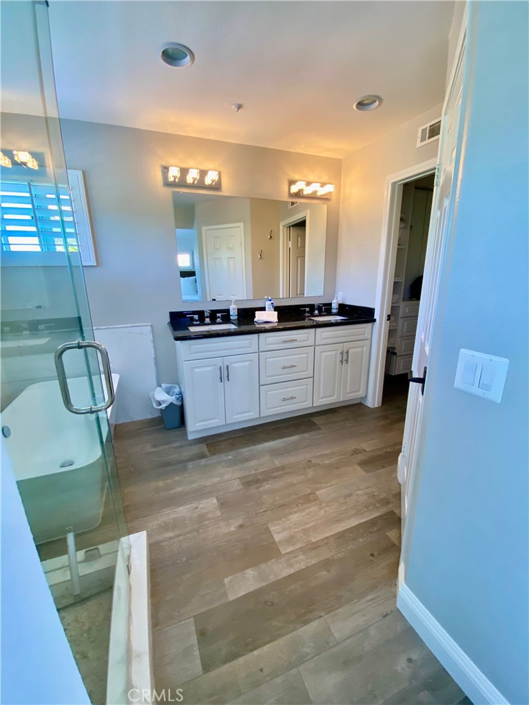 25 Ville Franche Property Photo 15