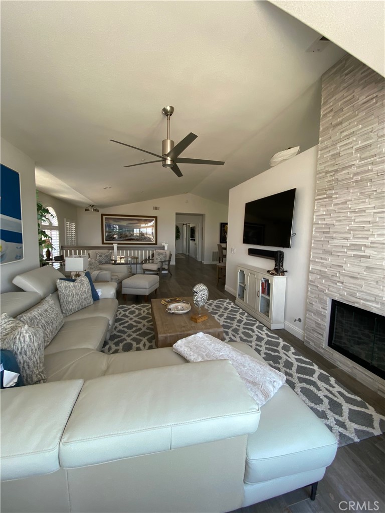 25 Ville Franche Property Photo 29
