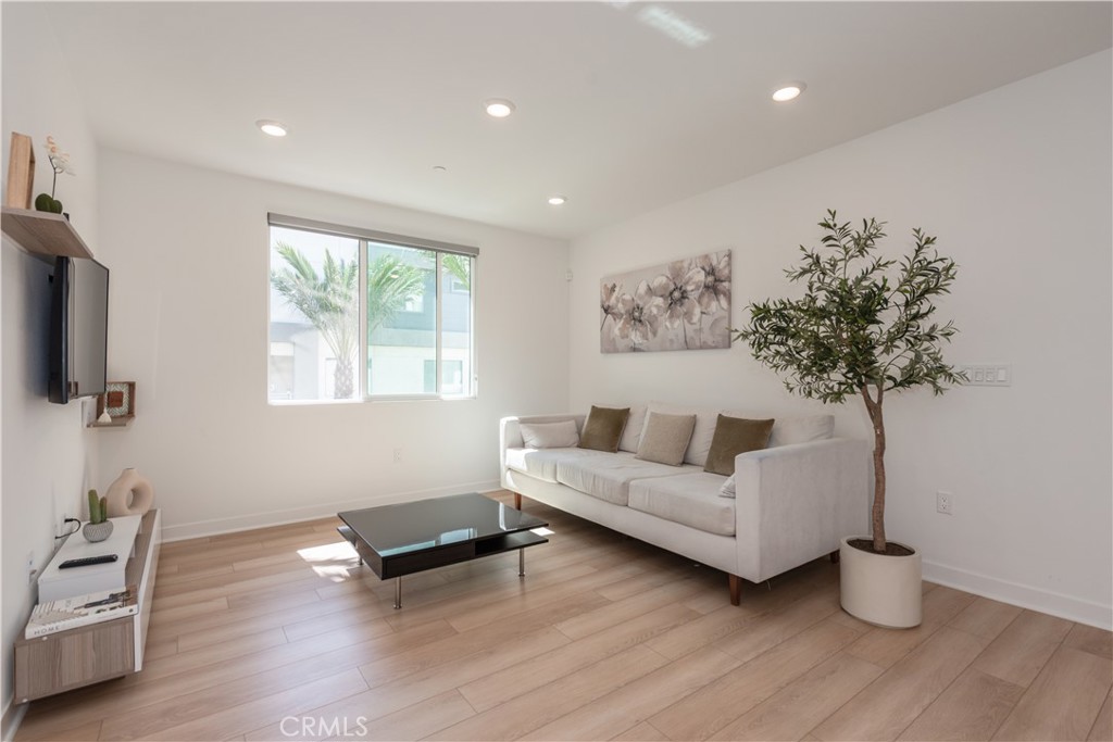 1851 S Union St 10 Property Photo 6