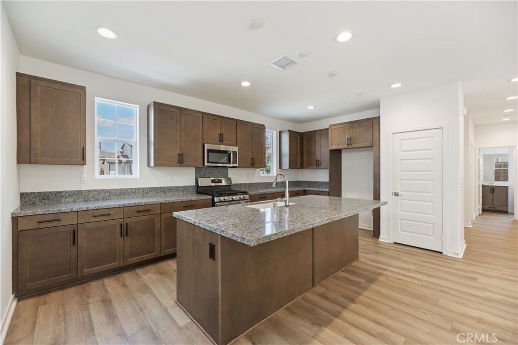 6974 Mallow Drive Property Photo 8
