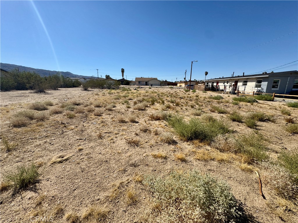 6325 Palm View Avenue Property Photo 3