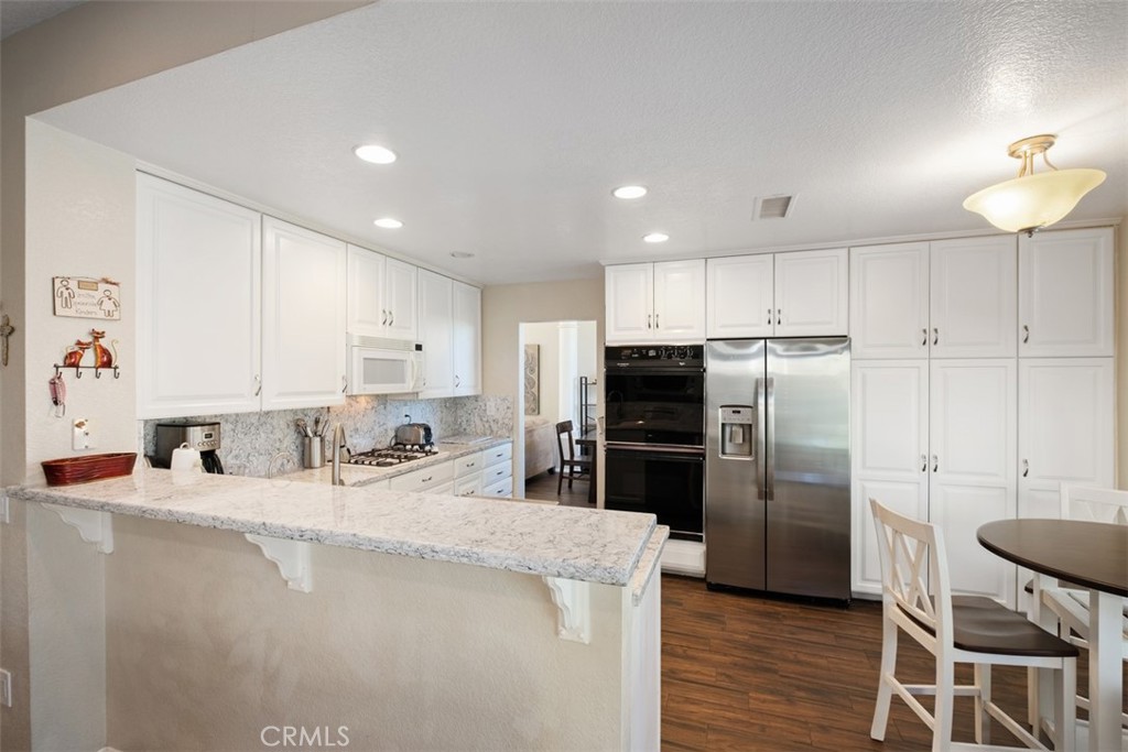 20891 Porter Ranch Road Property Photo 11