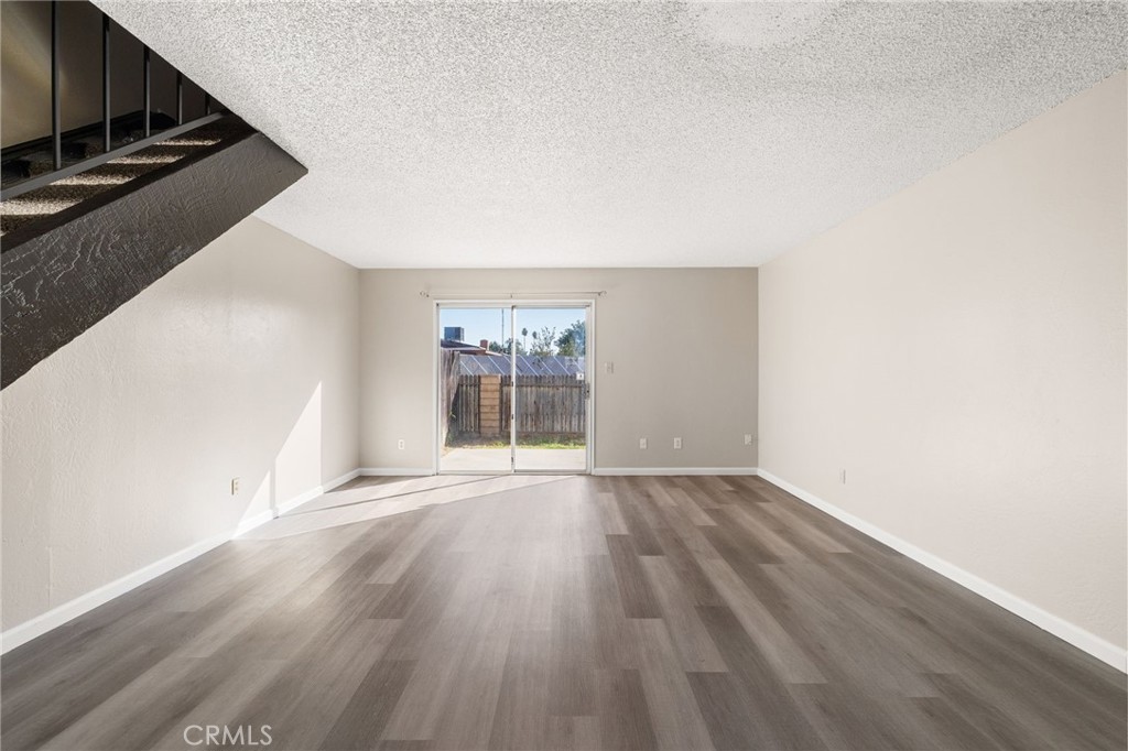 2549 7th Street Property Photo 4