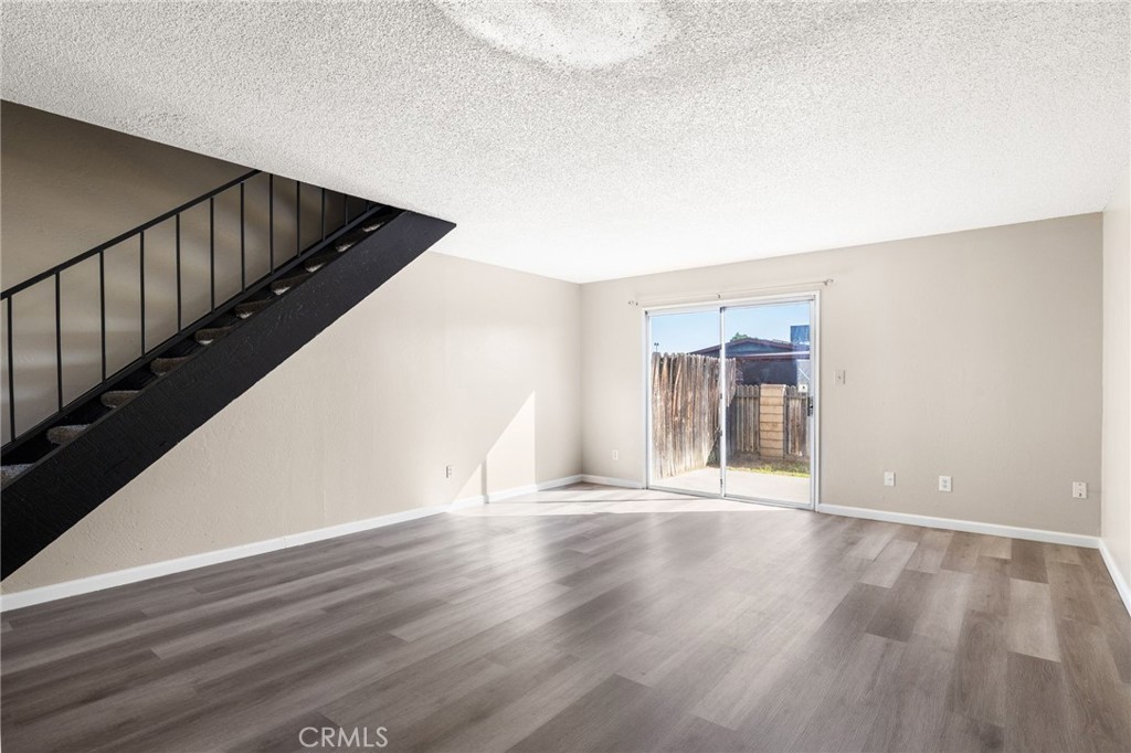2549 7th Street Property Photo 5