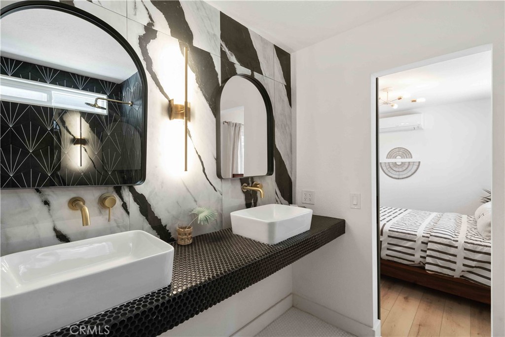 62044 Valley View Circle Property Photo 7