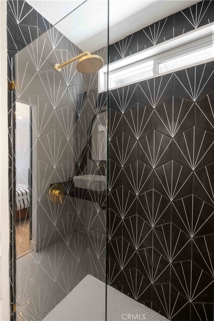 62044 Valley View Circle Property Photo 8