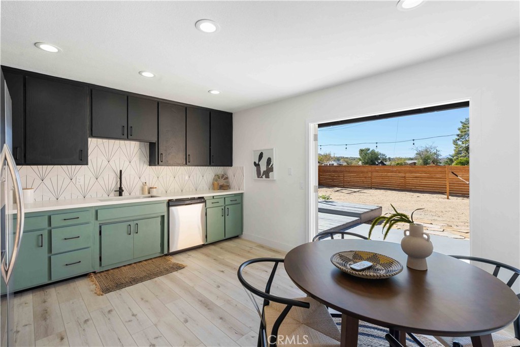 62044 Valley View Circle Property Photo 22