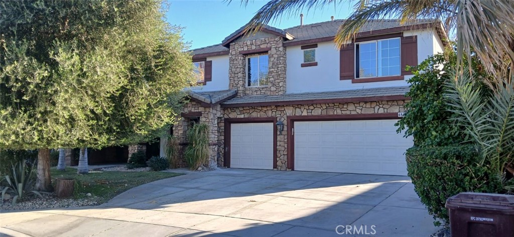 48482 Red Mountain Place Property Photo 2