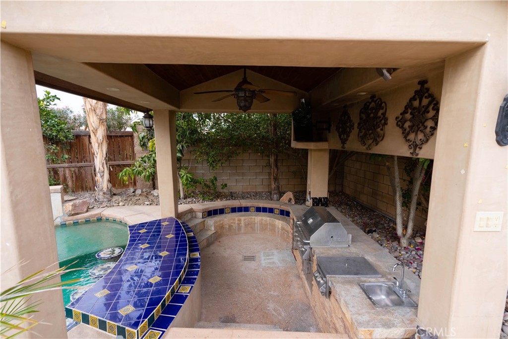 48482 Red Mountain Place Property Photo 9