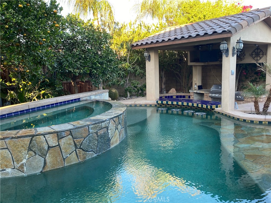 48482 Red Mountain Place Property Photo 18