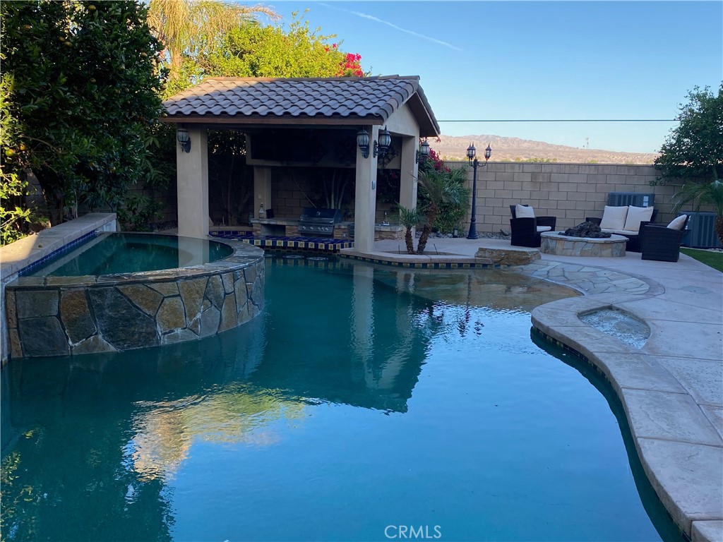 48482 Red Mountain Place Property Photo 47