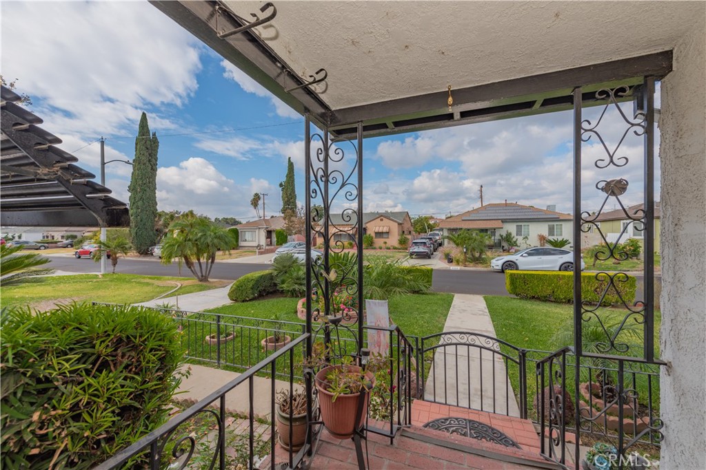 4660 Whitney Drive Property Photo 3