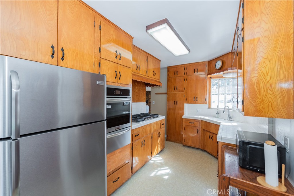 4660 Whitney Drive Property Photo 20