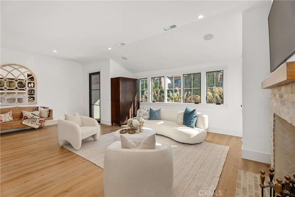 337 Holmwood Drive Property Photo 8